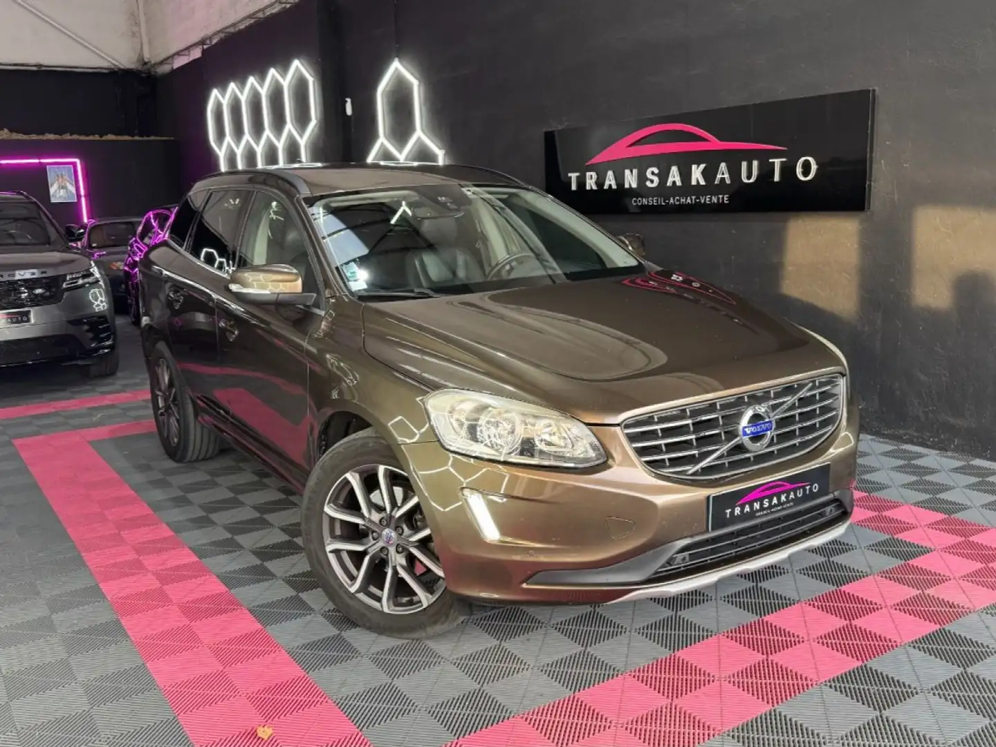 Volvo XC60 D3 2.0 150 ch Momentum Geartronic A ~ Distribution OK ~ Sièges cuir ~ Jantes 19 ~ - 1