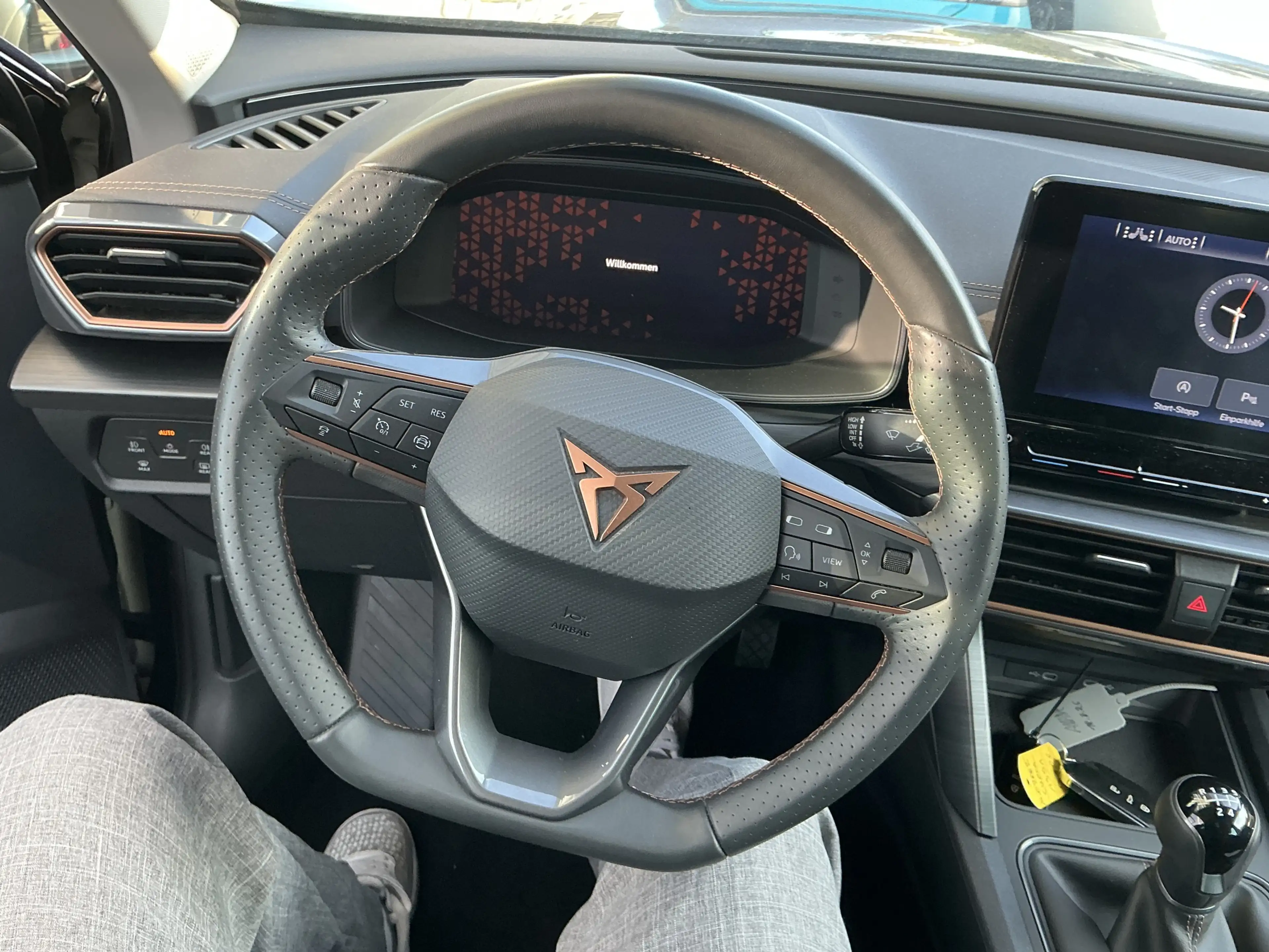 CUPRA Formentor Teil-Leder Sportsitze dig.Cockpit ACC — photo 8