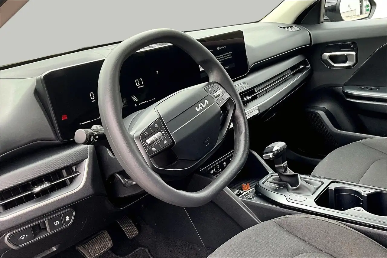 Kia K4 снимка Kia K4