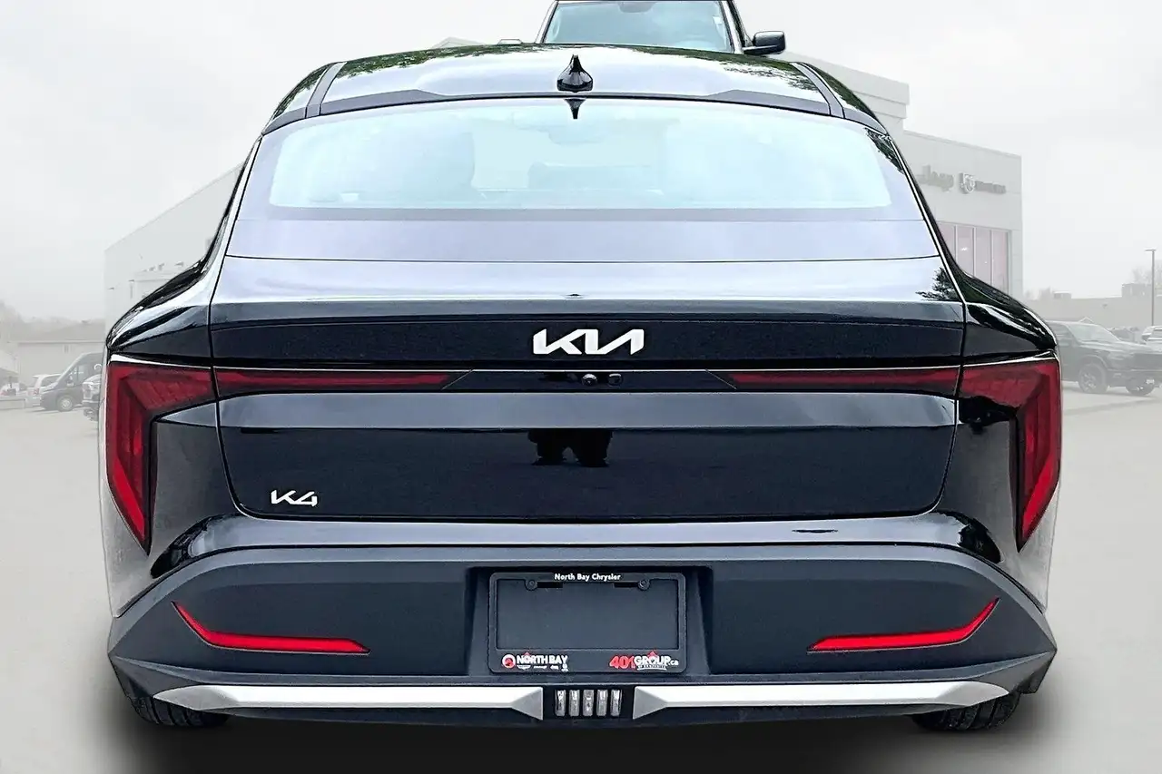 Kia K4 снимка Kia K4