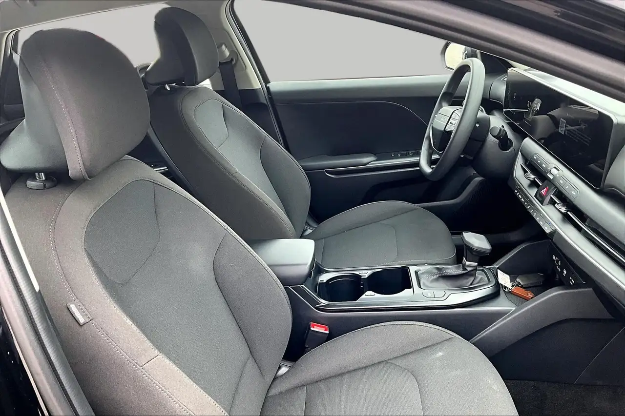 Kia K4 снимка Kia K4