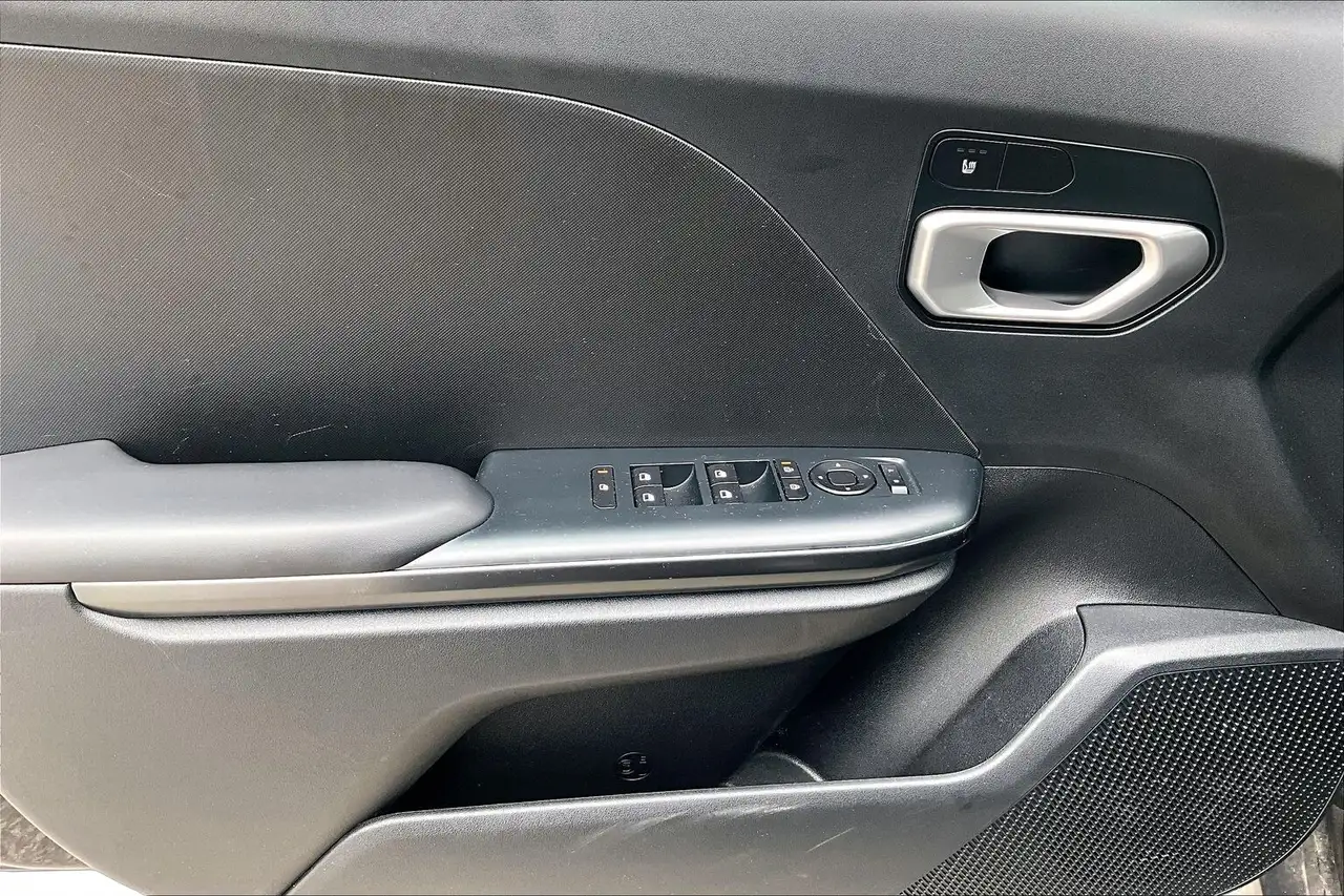 Kia K4 снимка Kia K4