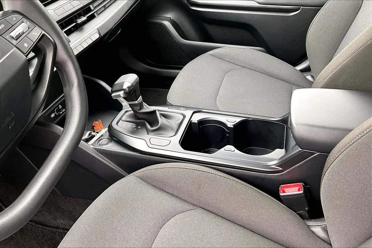 Kia K4 снимка Kia K4