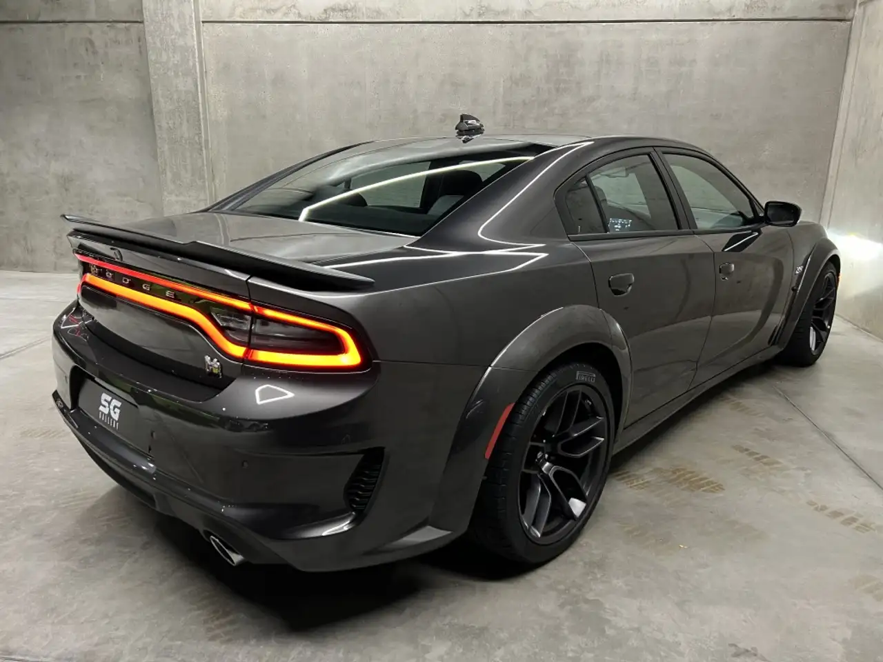 Dodge Charger 2023 — фото 11