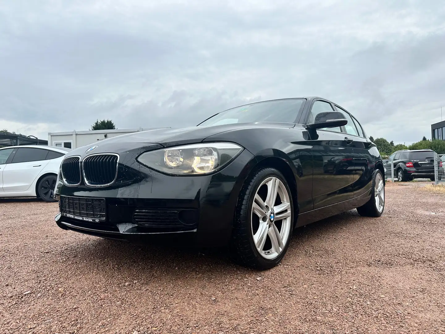 BMW 114 114 i *HU NEU*Sitzheizung*Klima* Schwarz - 1
