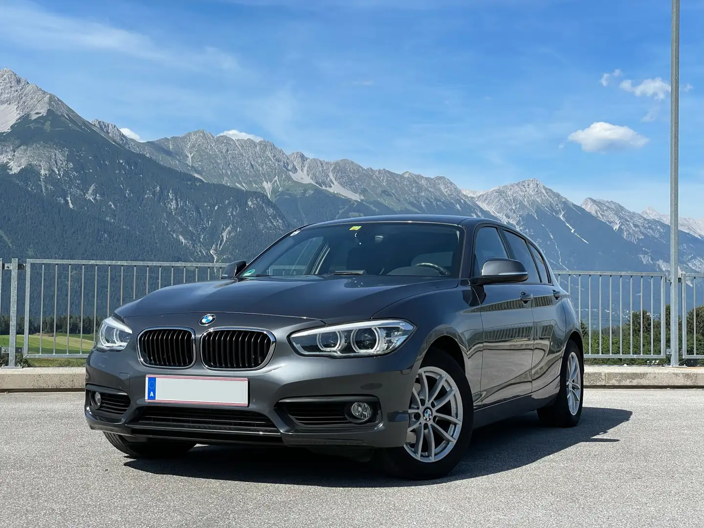 BMW 118 118d Advantage Grau - 2