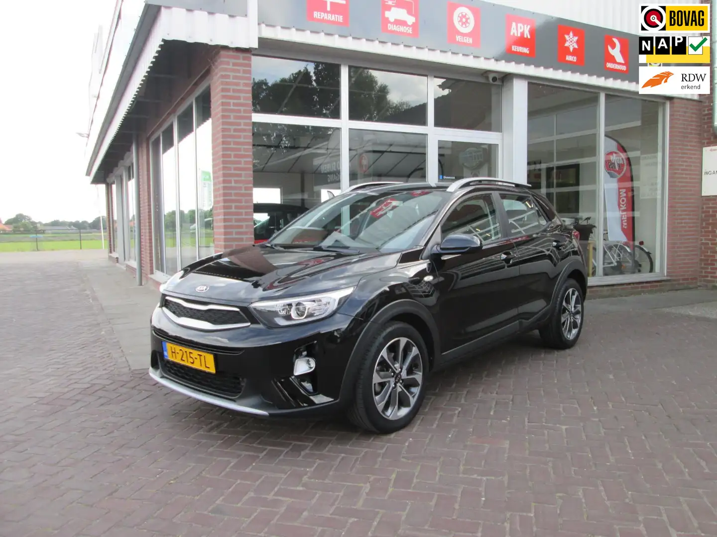 Kia Stonic 1.0 T-GDi DynamicLine Zwart - 1