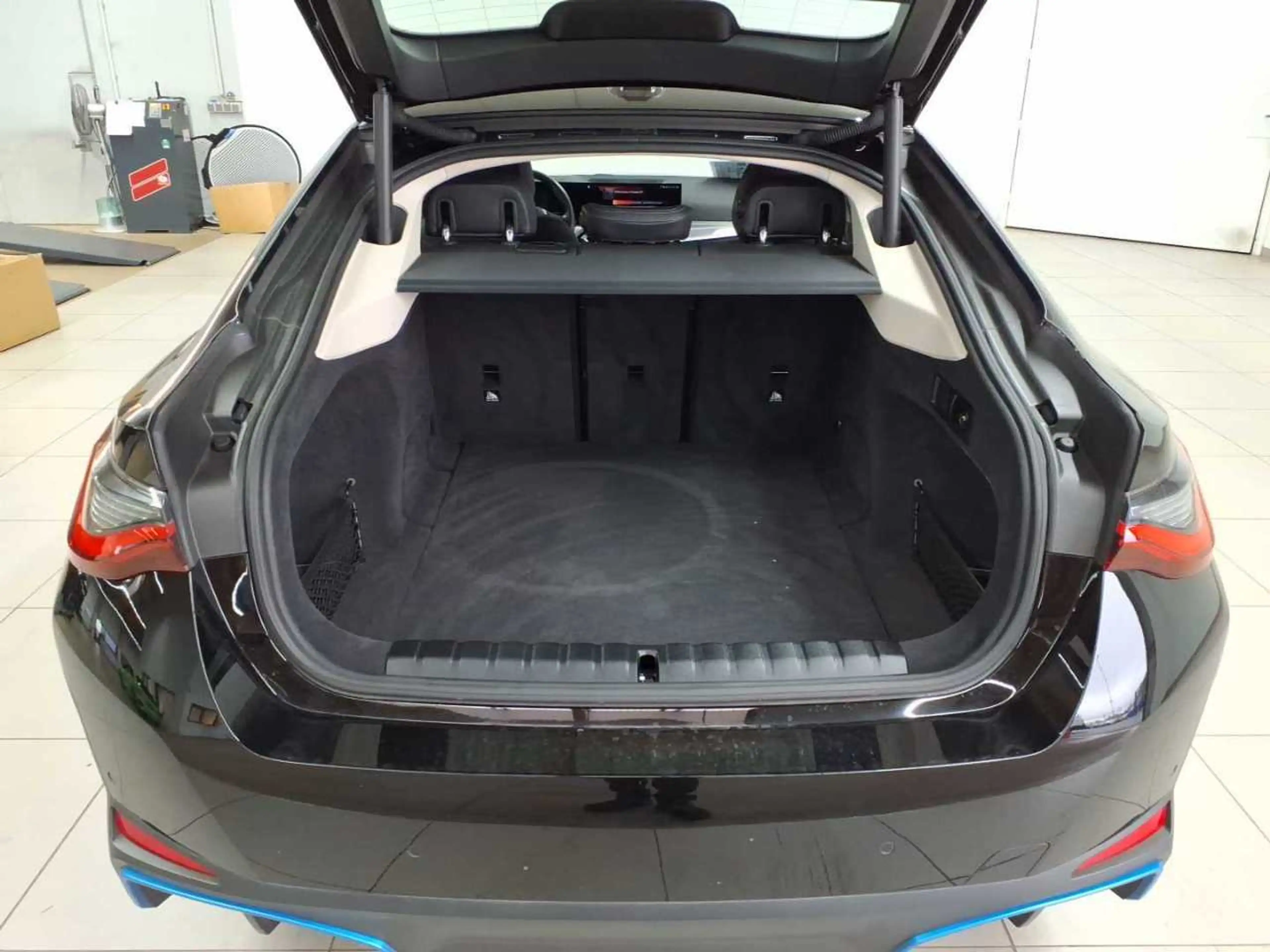 BMW i4 i4 eDrive35 Gran Coupe Navi AHK SHZ — photo 15