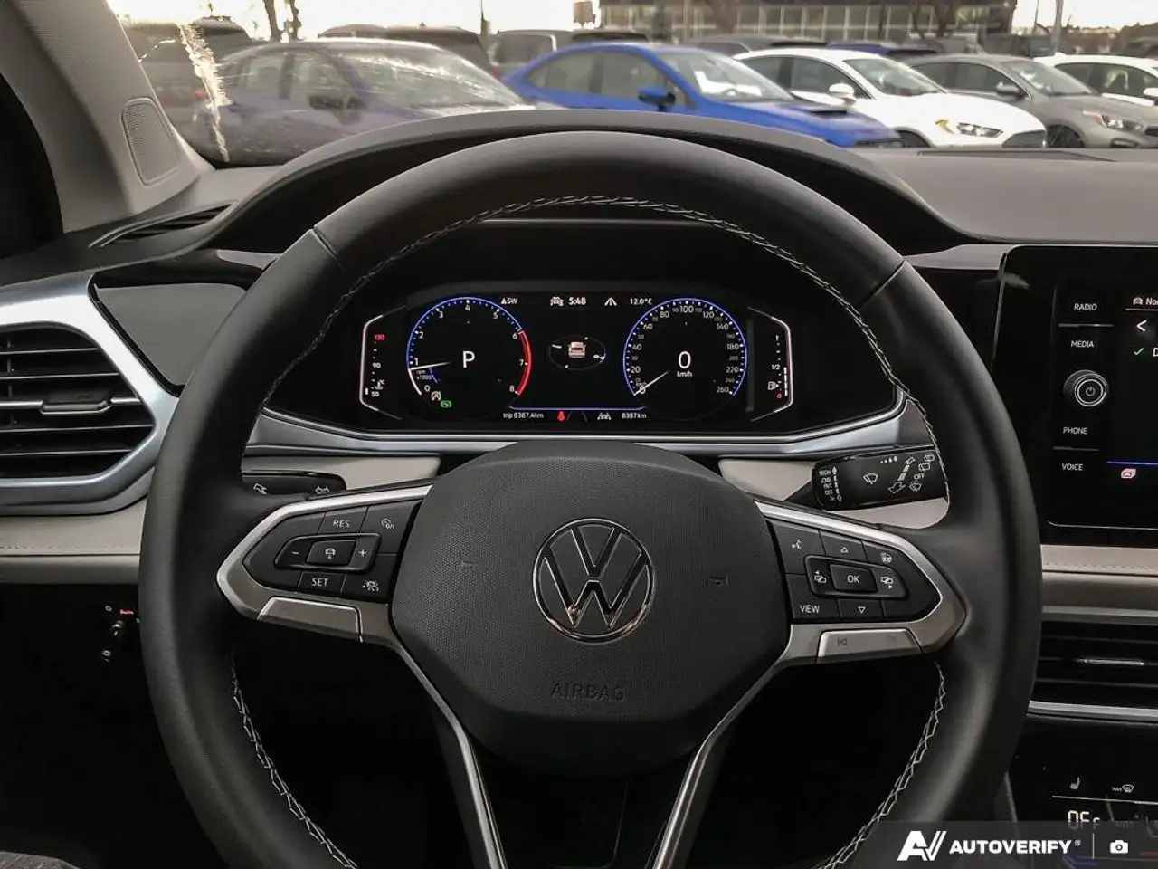 Volkswagen Taos снимка Volkswagen Taos