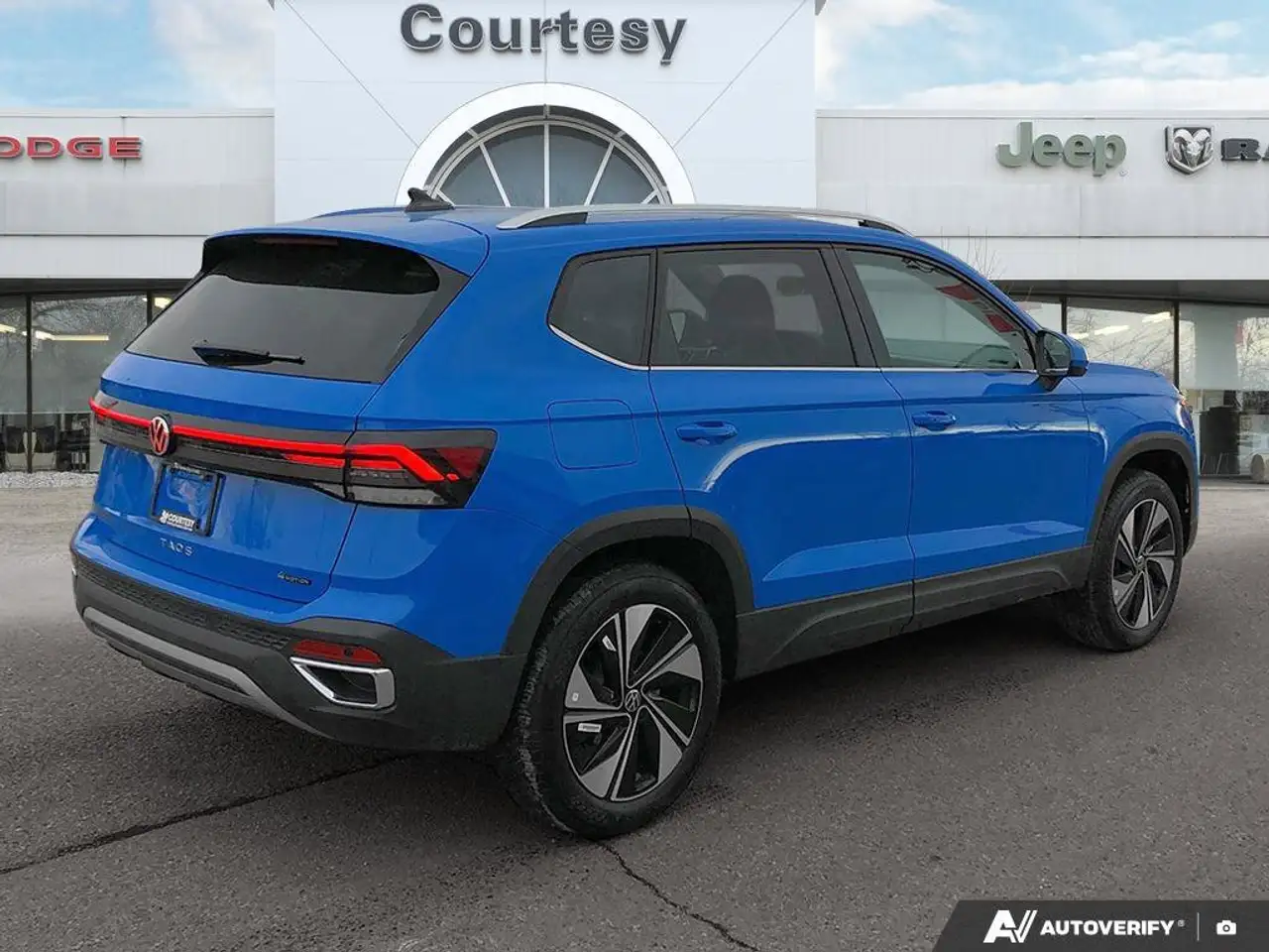 Volkswagen Taos снимка Volkswagen Taos