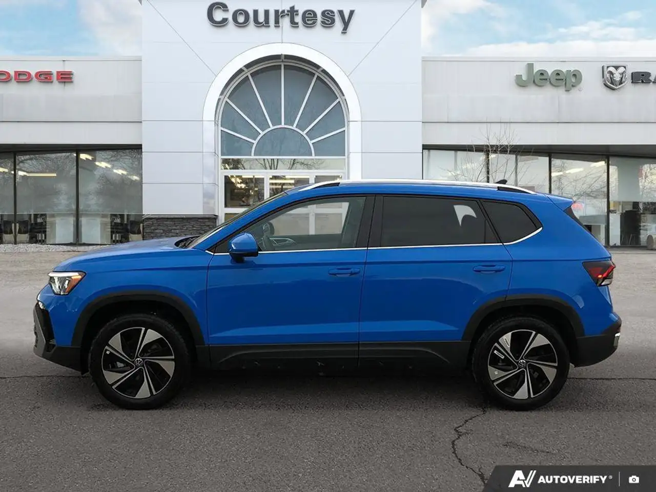 Volkswagen Taos снимка Volkswagen Taos