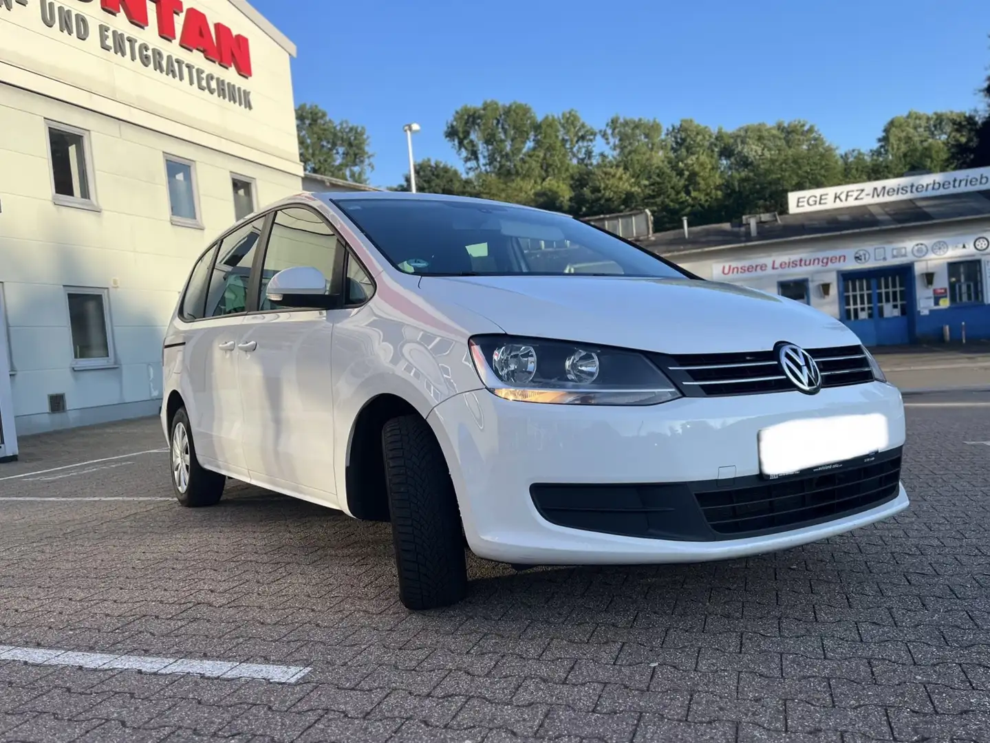 Volkswagen Sharan 2.0 TDI DSG BlueMotion Technology Comfortline - 1