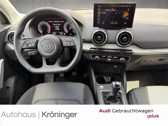 Audi Q2 view 13