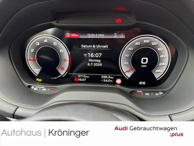 Audi Q2 view 12