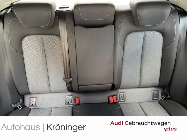 Audi Q2 view 10