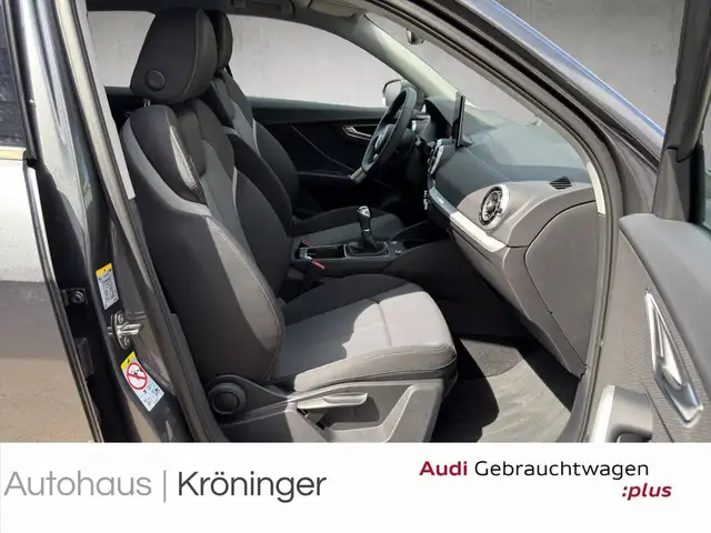 Audi Q2 view 9