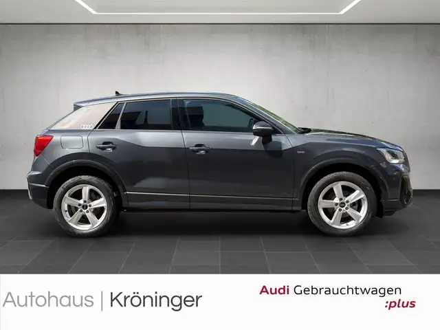 Audi Q2 view 4