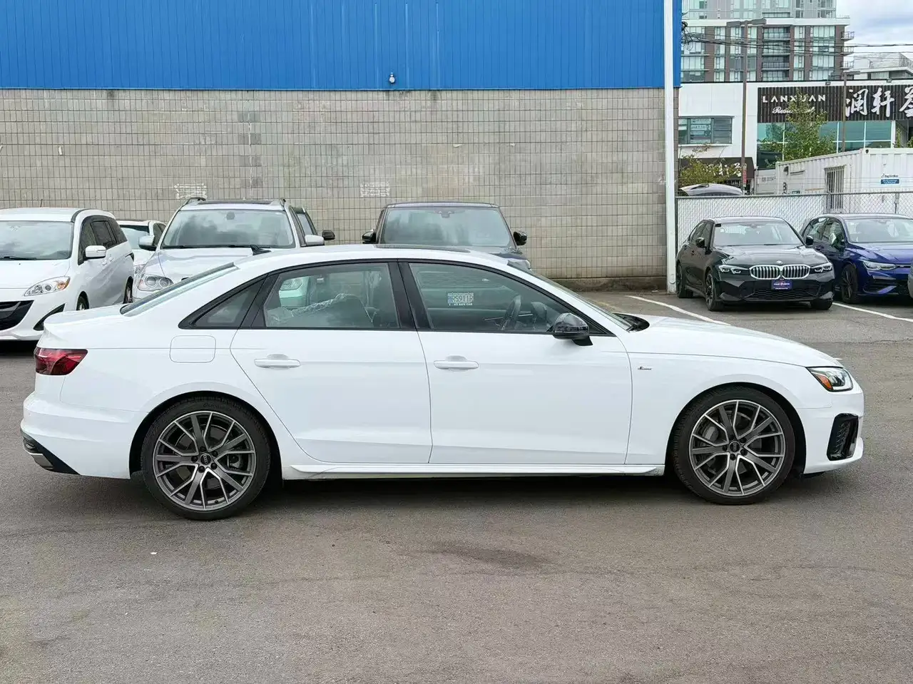 Audi A4 photo Audi A4