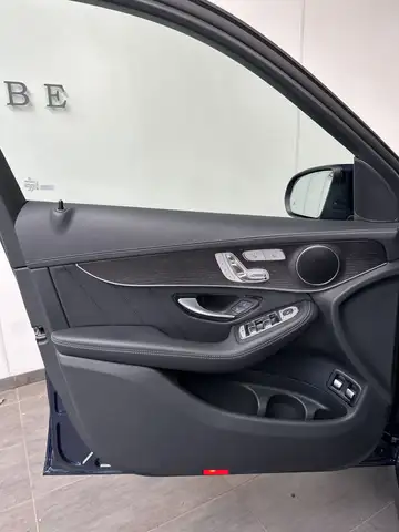 Mercedes-Benz GLC view 9