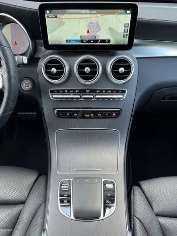 Mercedes-Benz GLC view 15