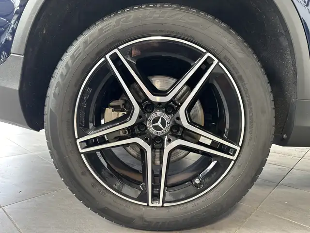 Mercedes-Benz GLC view 3