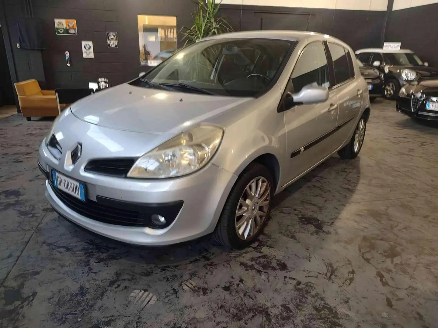 Renault Clio 1.5 dCi 85CV 5 porte Le Iene Plateado - 1