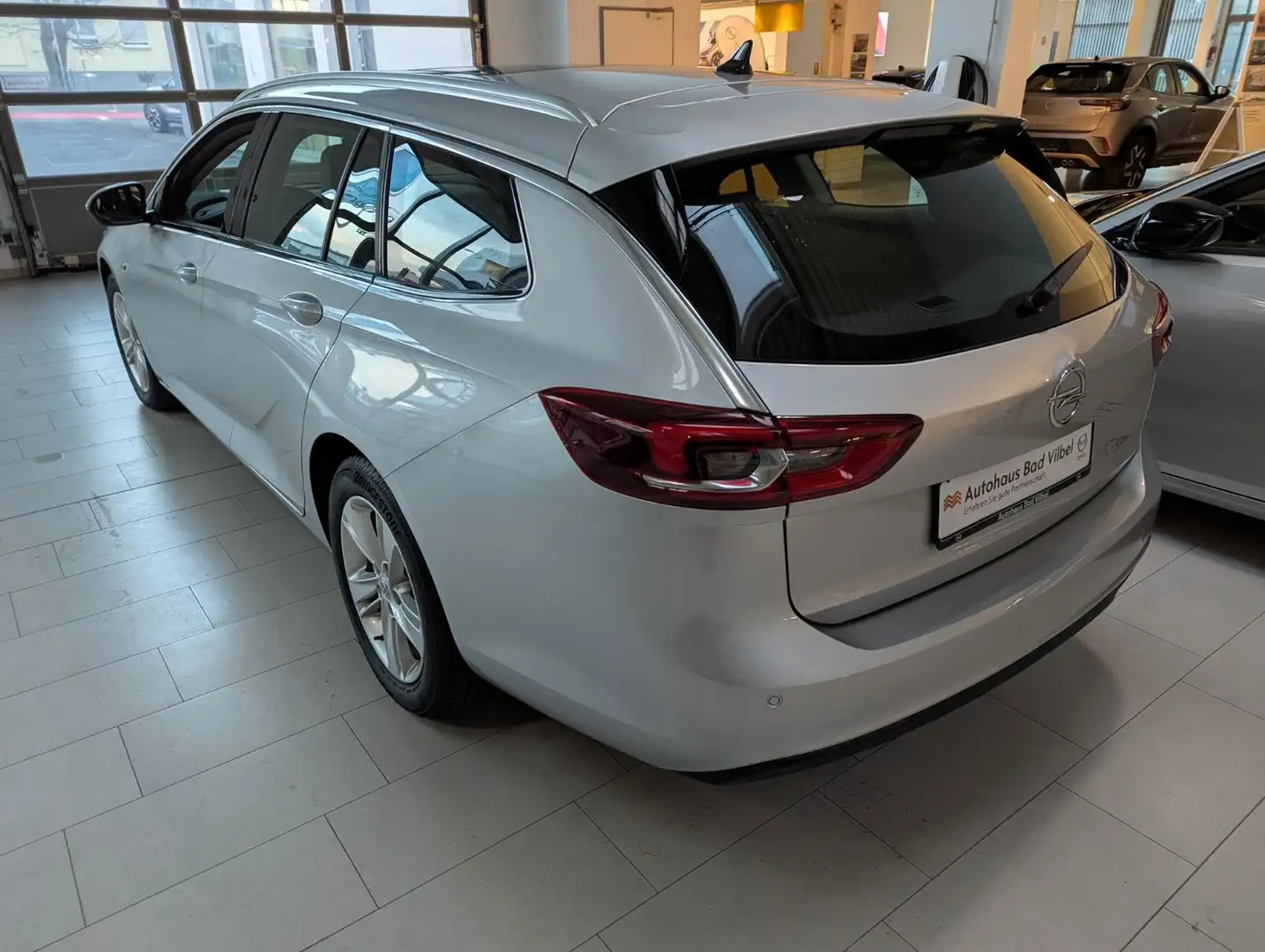Opel Insignia Sports Tourer Szhzg/LED/Pano/360°/HUD Ezüst - 2