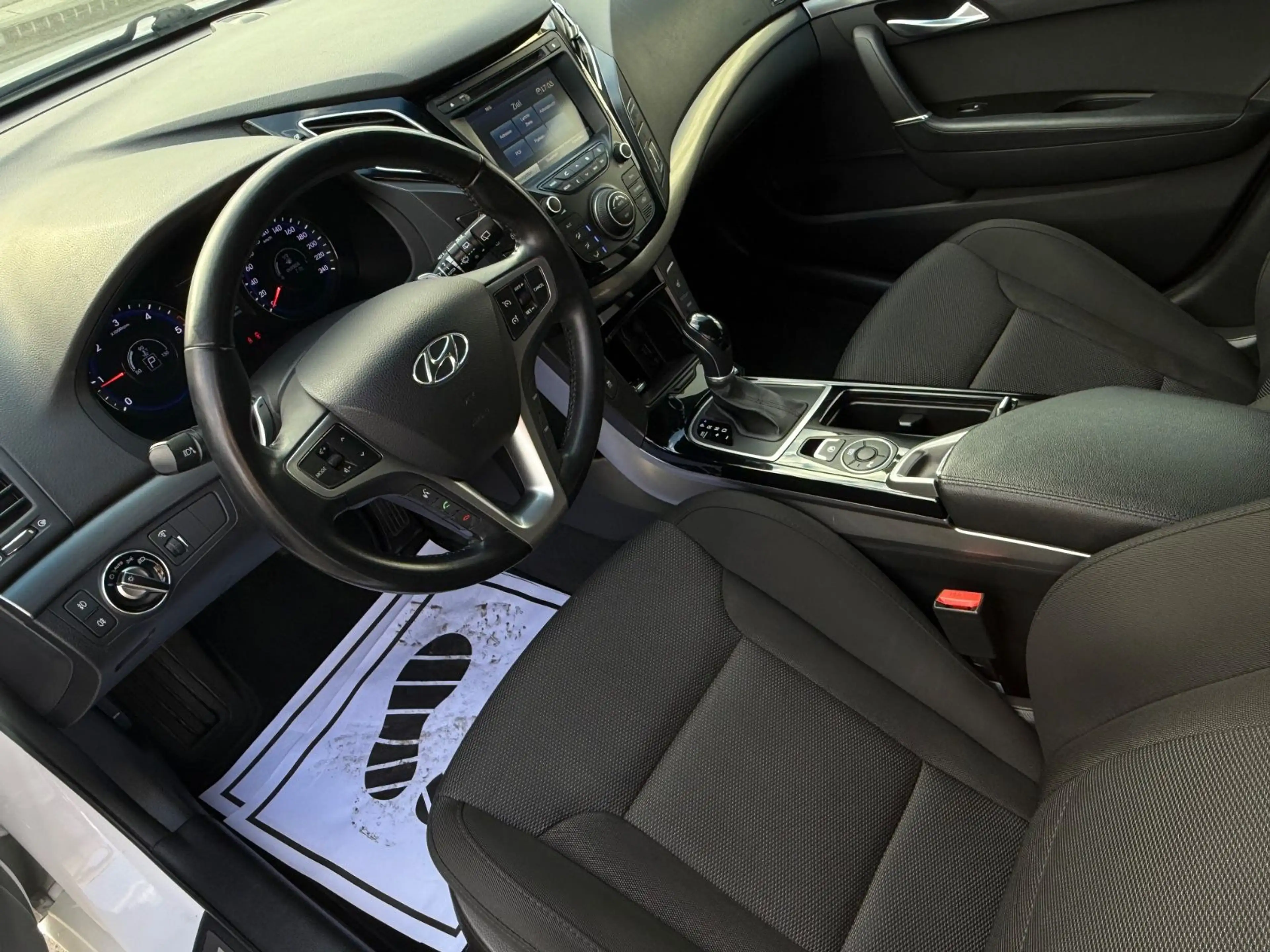 Hyundai i40 cw Style AUTOMATIK! VOLL-AUSTATTUNG! TOP! — photo 12