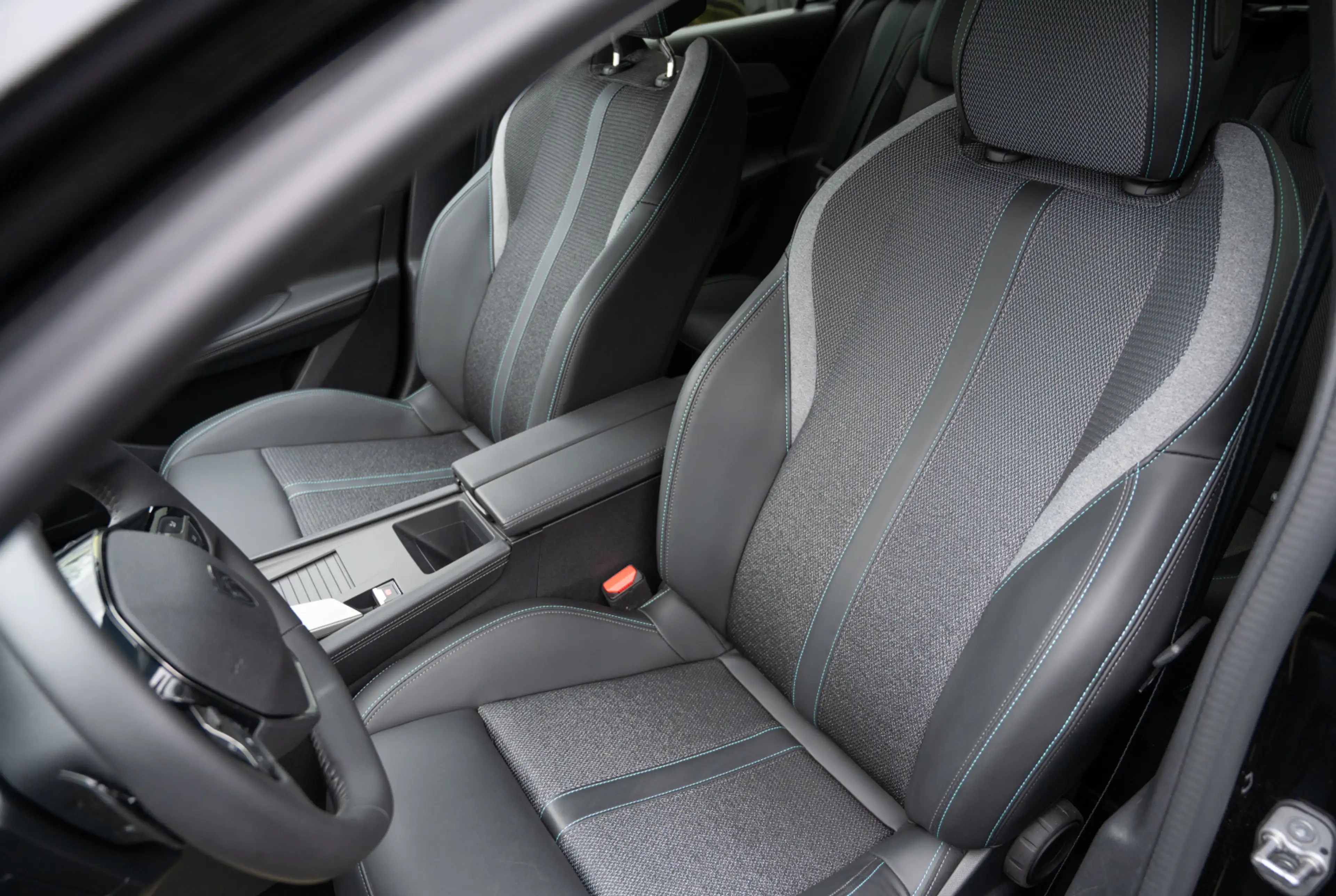 Peugeot 308 Allure PureTech 130 EAT8 *KOMFORT-PAKET*WINTER-PAKET* — photo 5