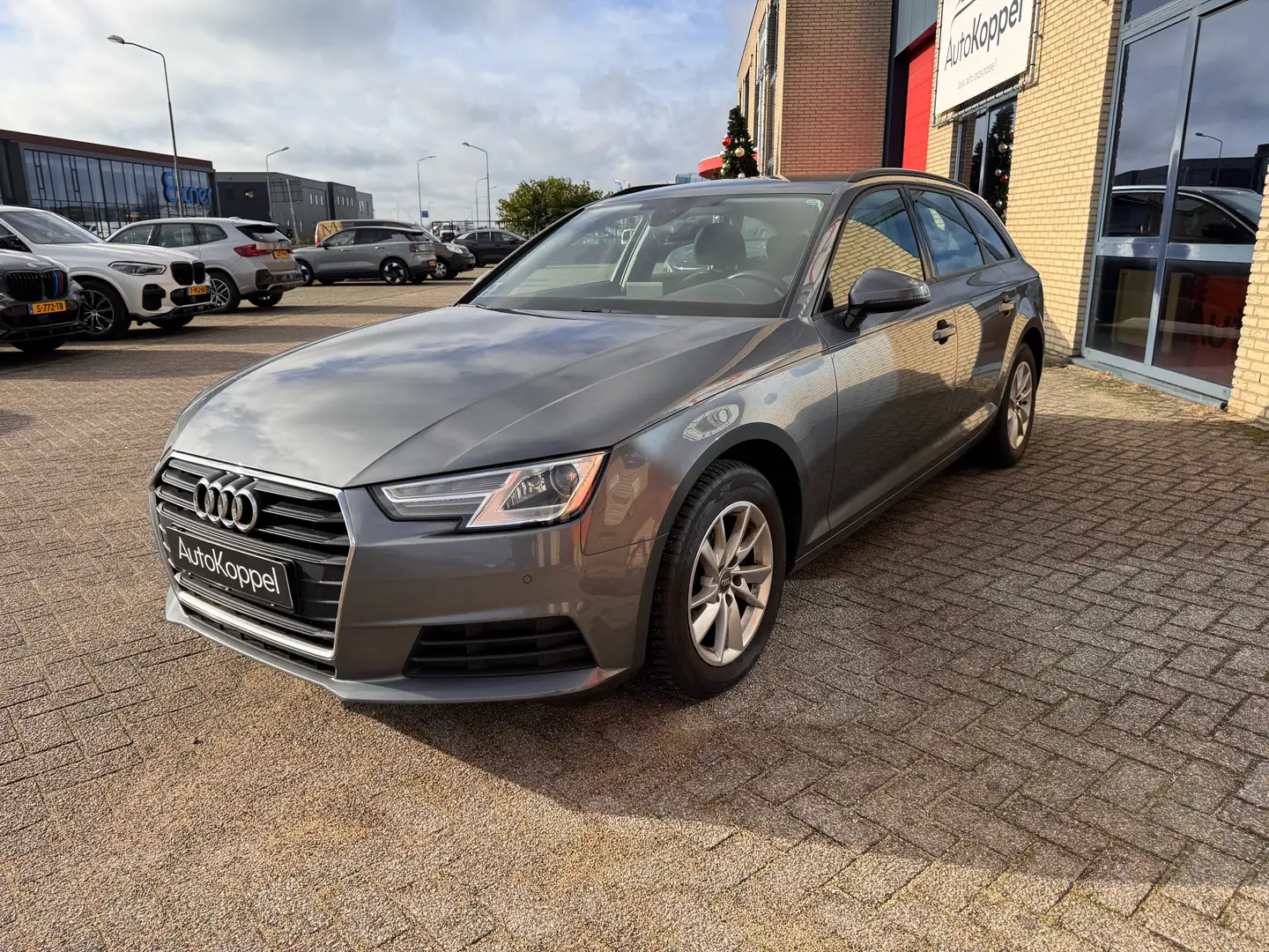 Audi A4 40 TFSI Pro line Gris - 1