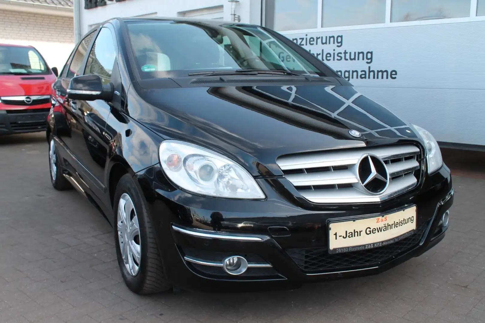 Mercedes-Benz B 180 *TÜV-NEU* Schwarz - 1