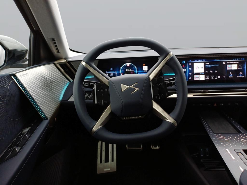 DS Automobiles N°8 Jules Verne FWD LONG RANGE 245 PS — photo 14