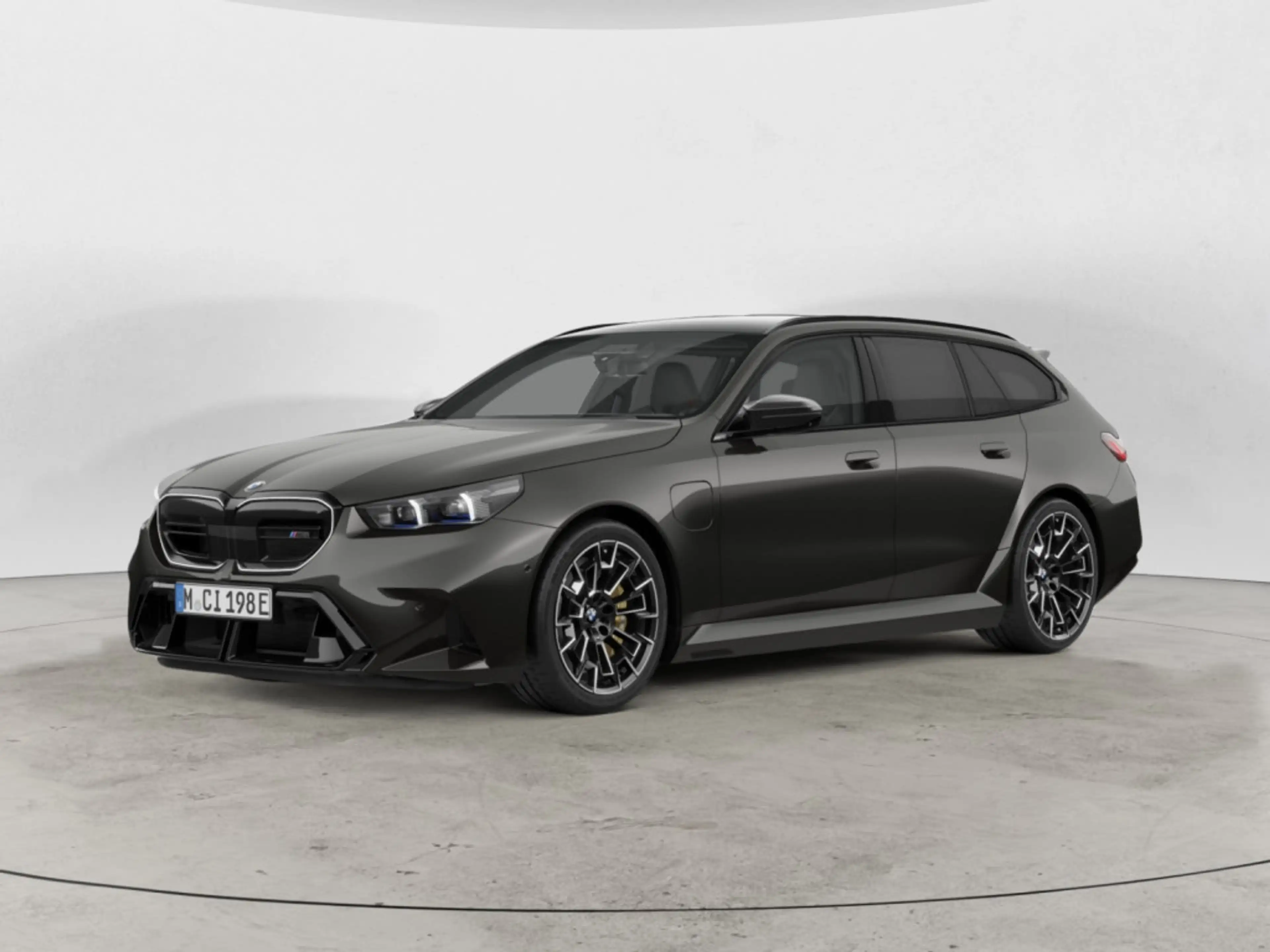 BMW M5 Touring Ultimate package 360° PANO LED ACC — photo 2