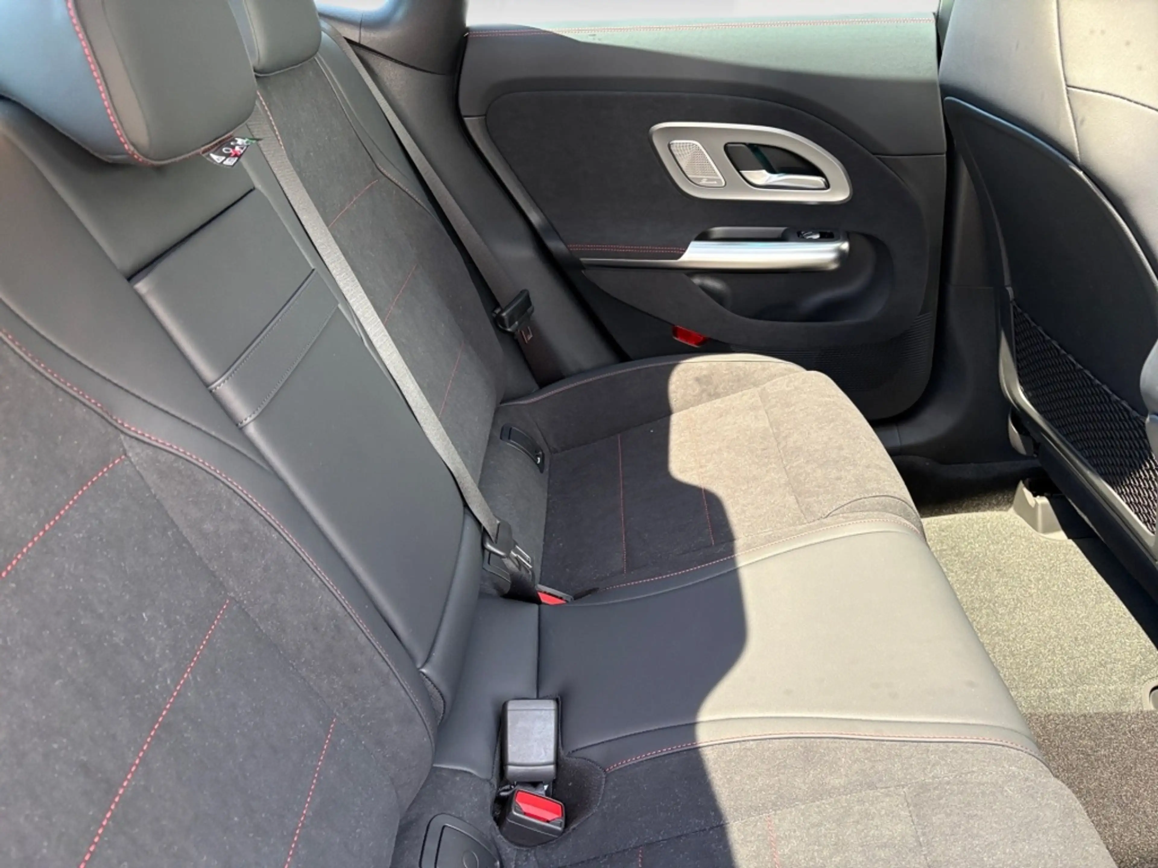 Mercedes-Benz CLA 220 AMG-Line+Night+Pano+DISTRON+KEYLESS+Memo — photo 9