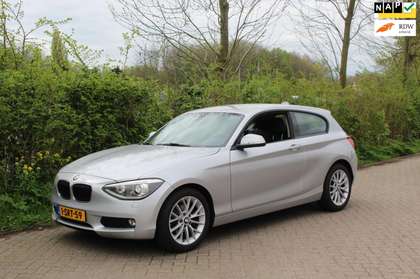 BMW 116 1-serie 116i Upgrade Edition *Leer *Xenon *Navi