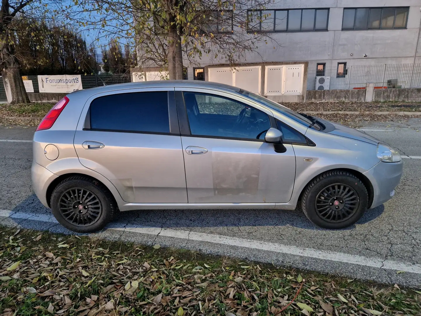 Fiat Grande Punto Grande Punto 5p 1.2 Dynamic 65cv Argintiu - 2