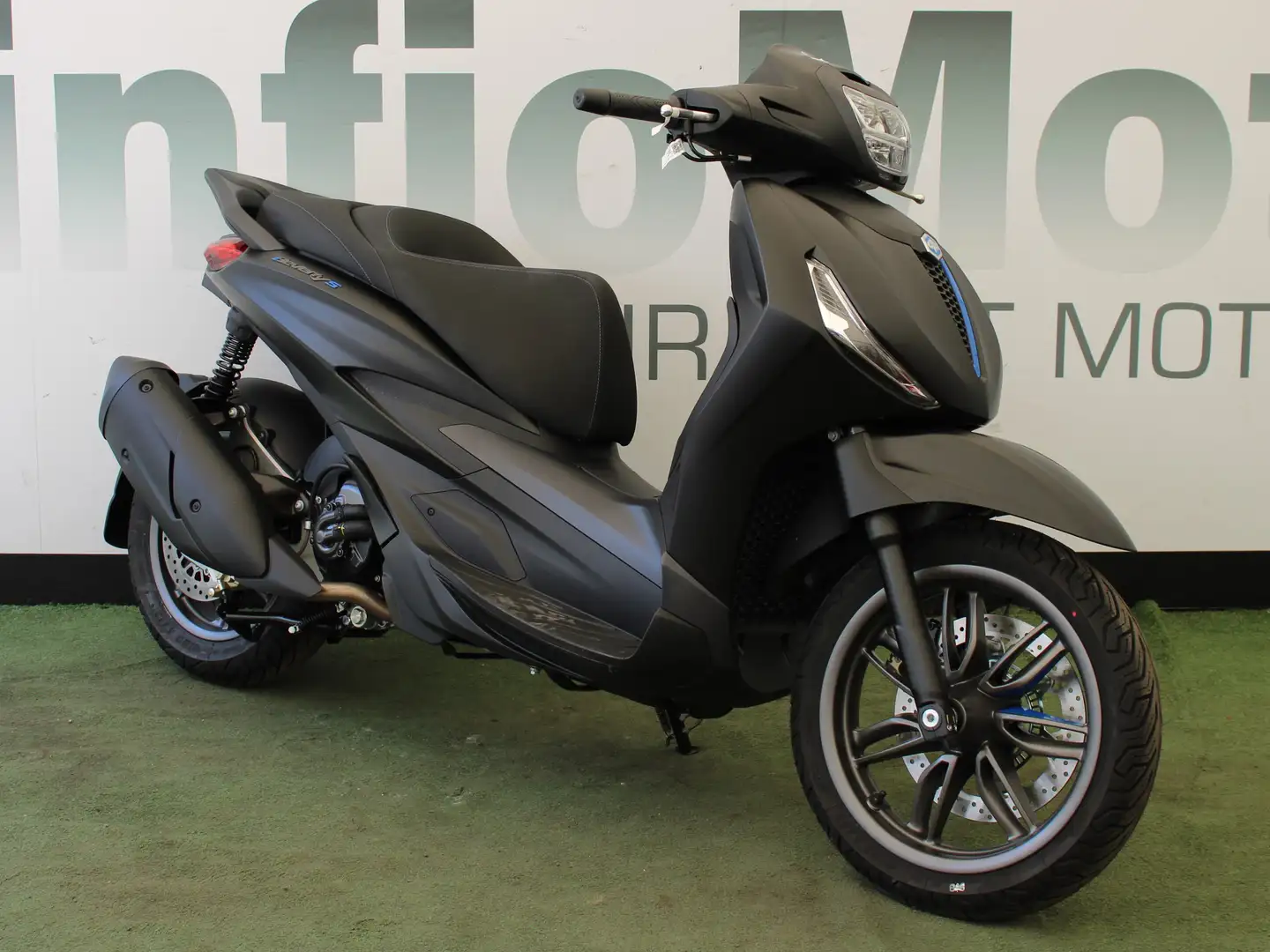Piaggio Beverly 300 S - 2