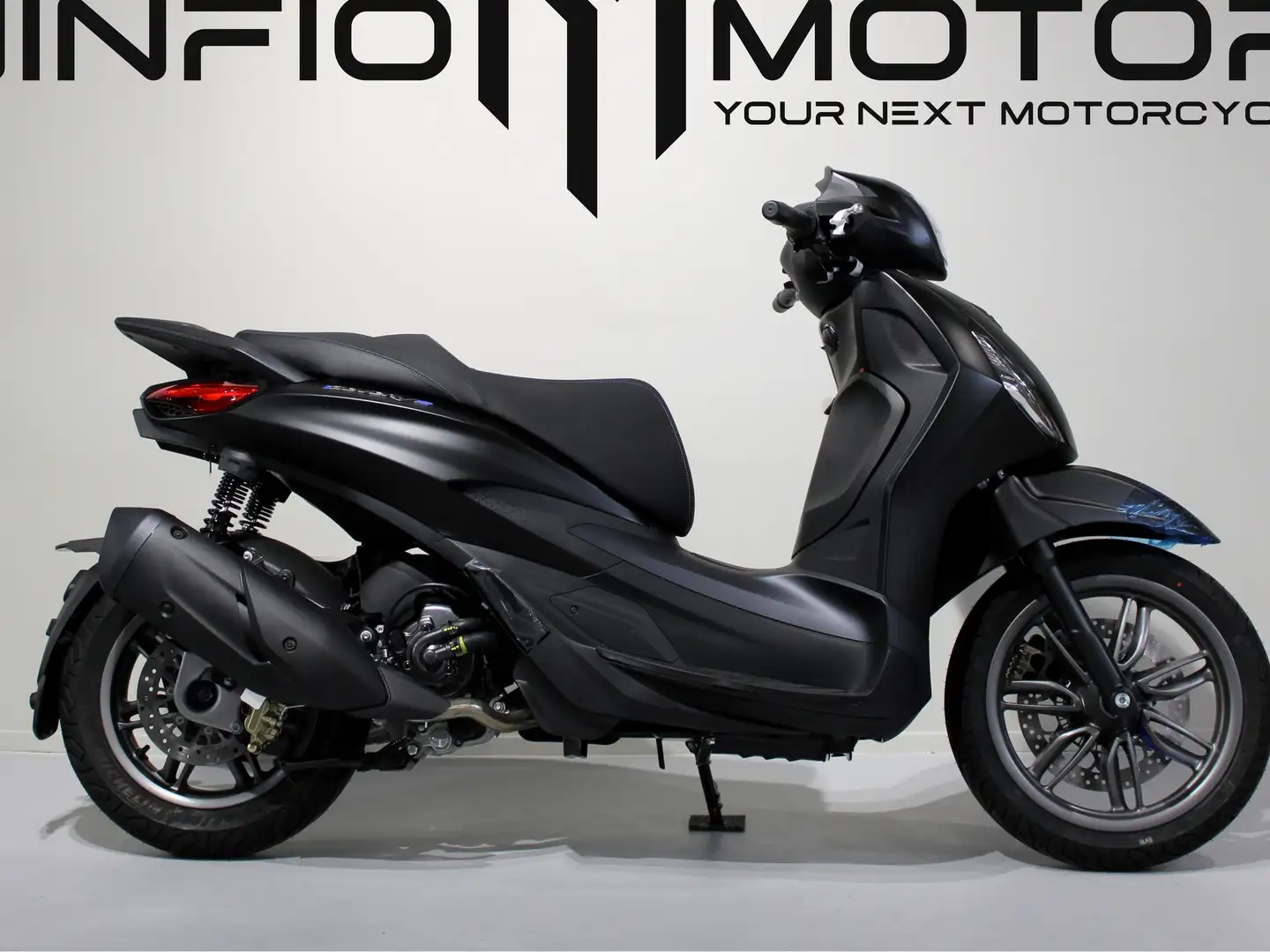Piaggio Beverly 300 S - 1