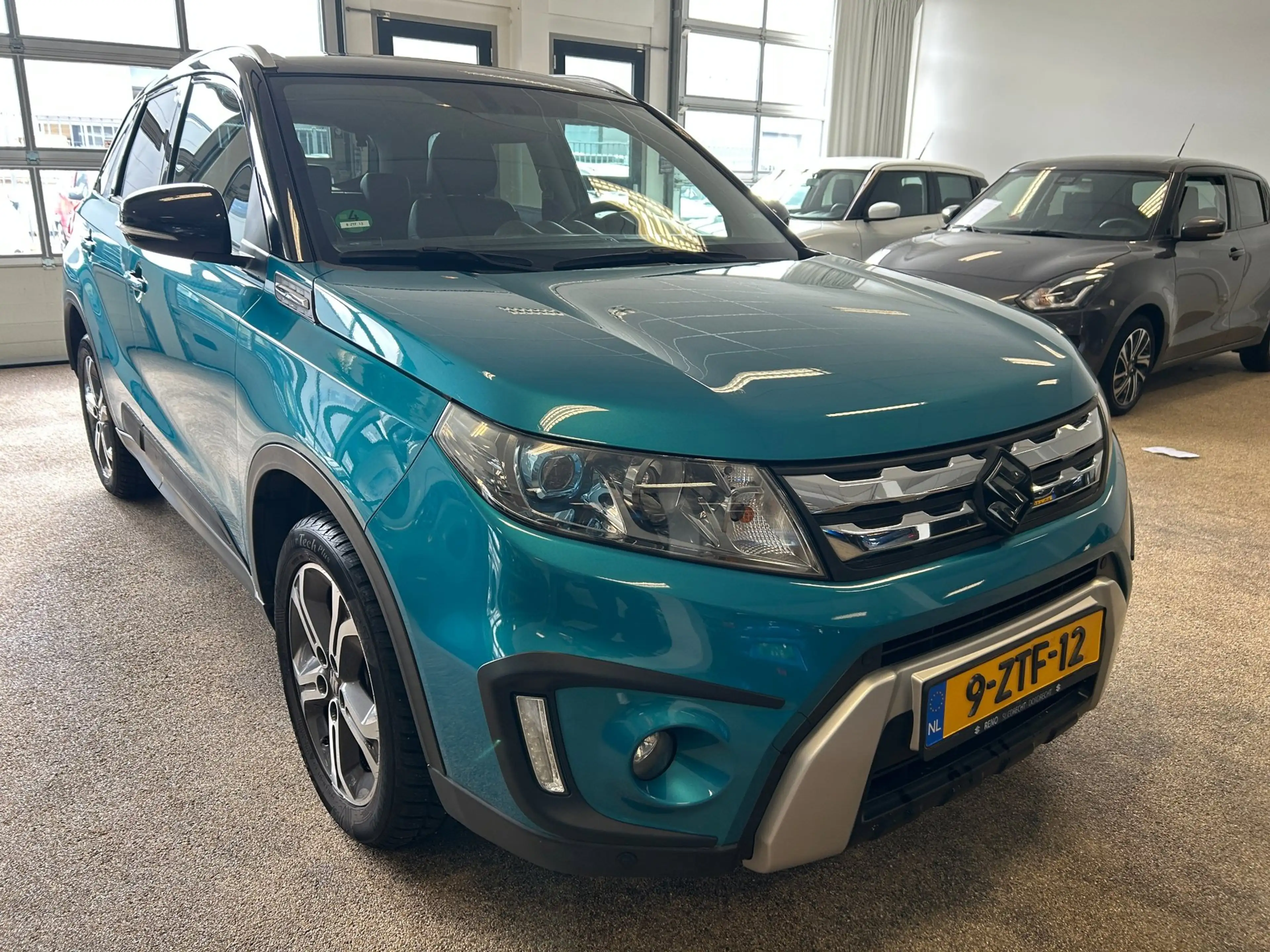 Suzuki Vitara 1.6 High Executive Outdoor|Navi| Carplay| Pano-dak — photo 3
