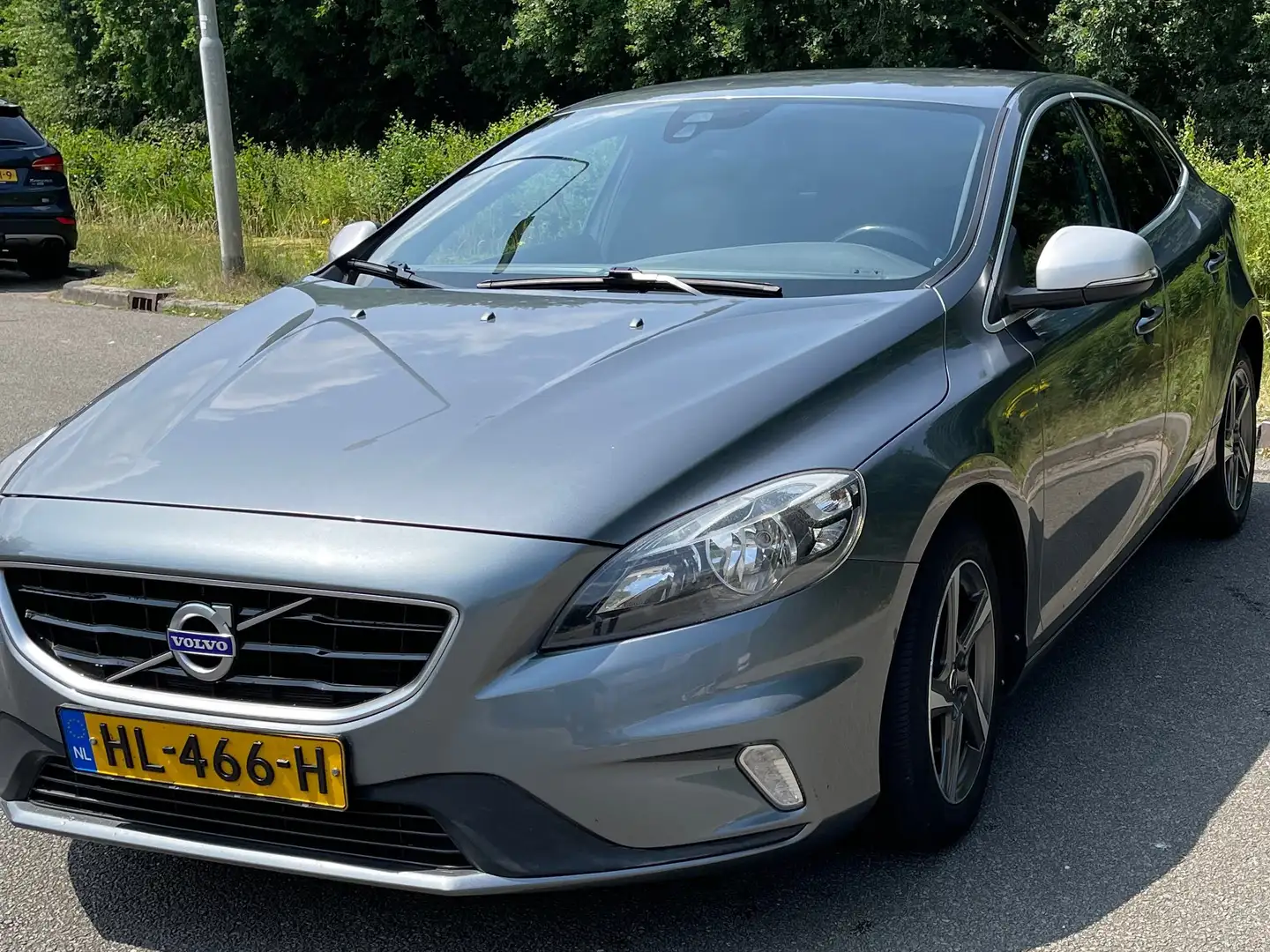Volvo V40 V40 2.0 D2 R-Design Bns Grijs - 1