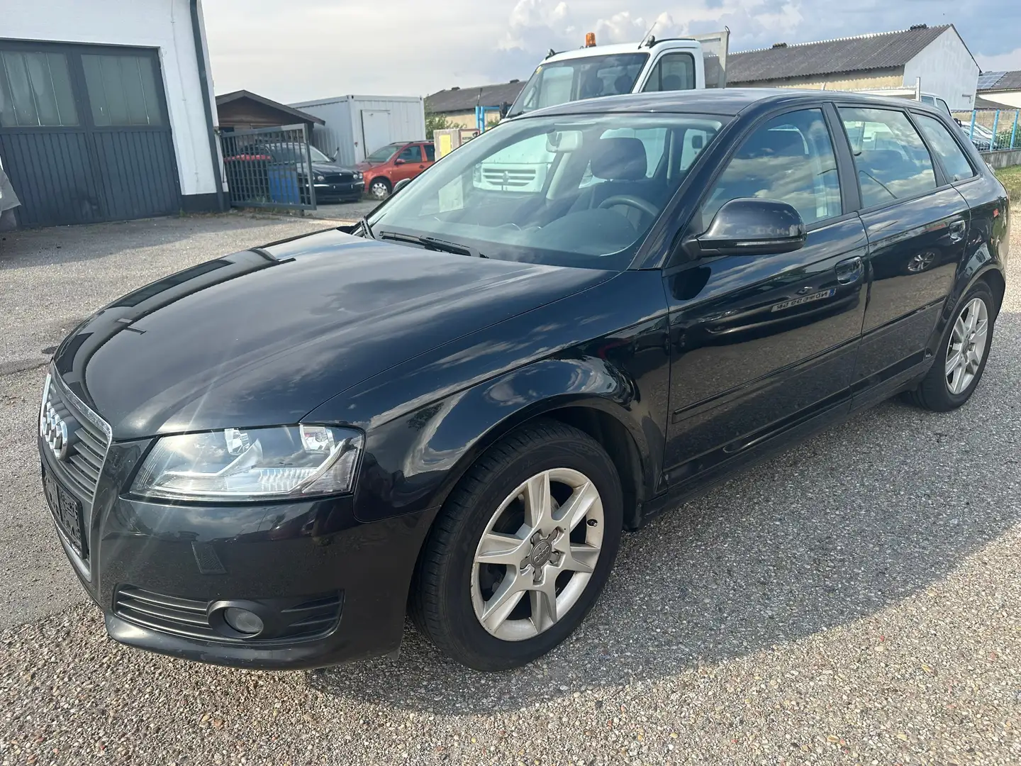 Audi A3 SB Attraction 1,6 TDI DPF - 1