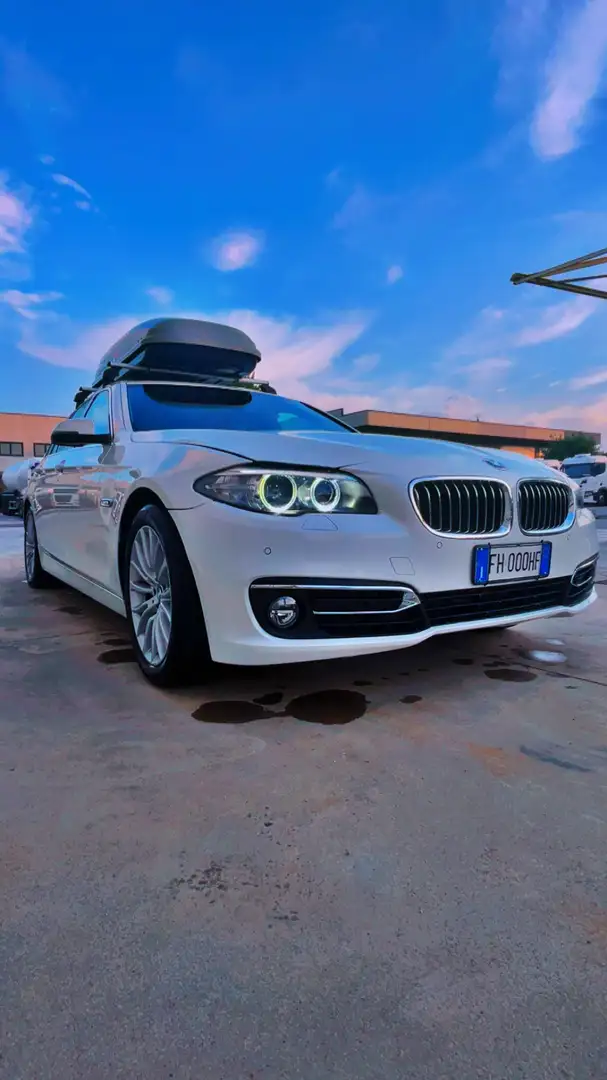 BMW 520 520d xDrive Touring Aut. Luxury Line - 2