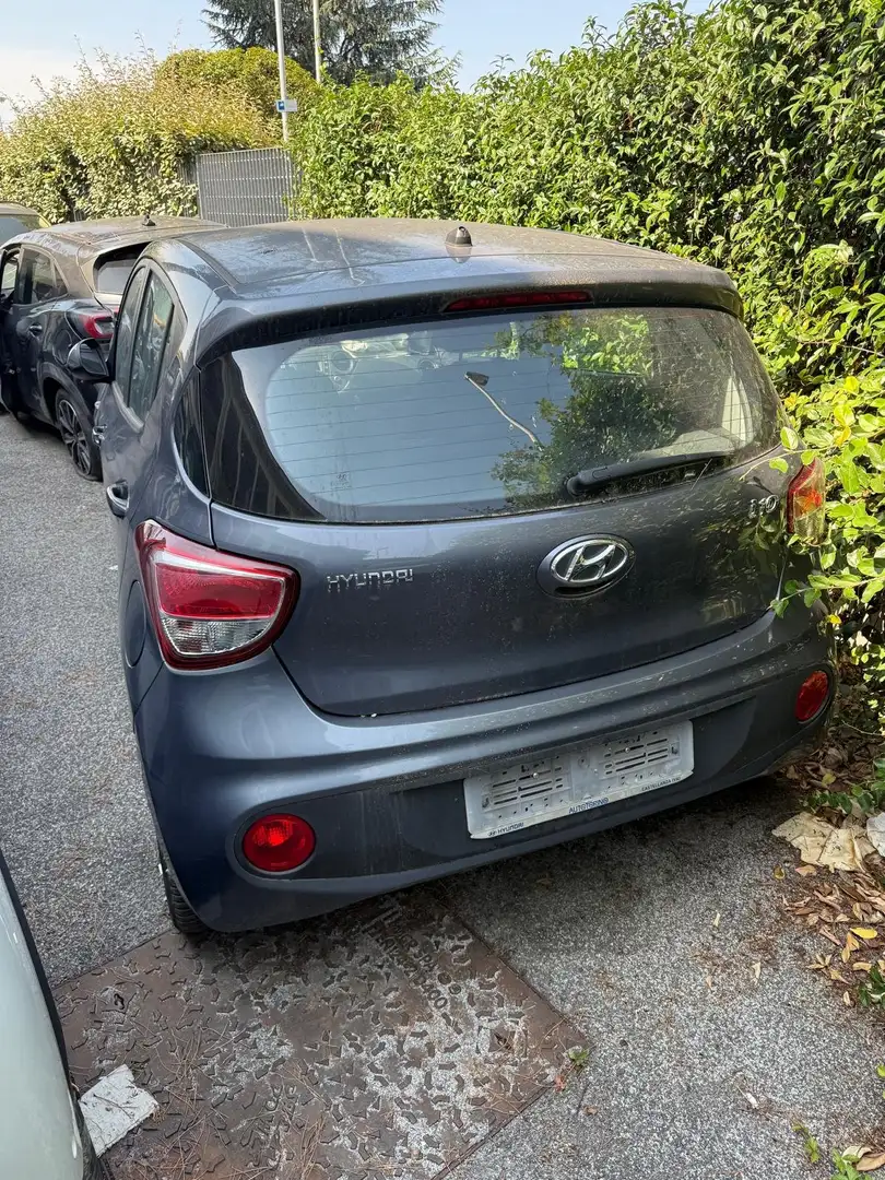 Hyundai i10 i10 1.0 Prime Gris - 1