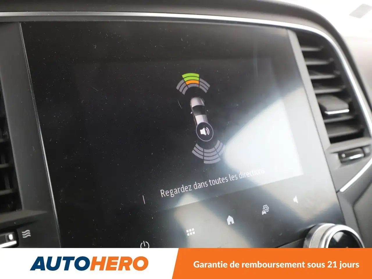 Renault Megane Berline — photo 23
