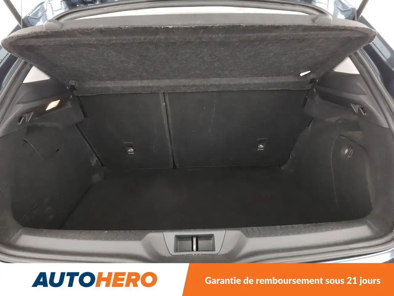 Renault Megane Berline — photo 17