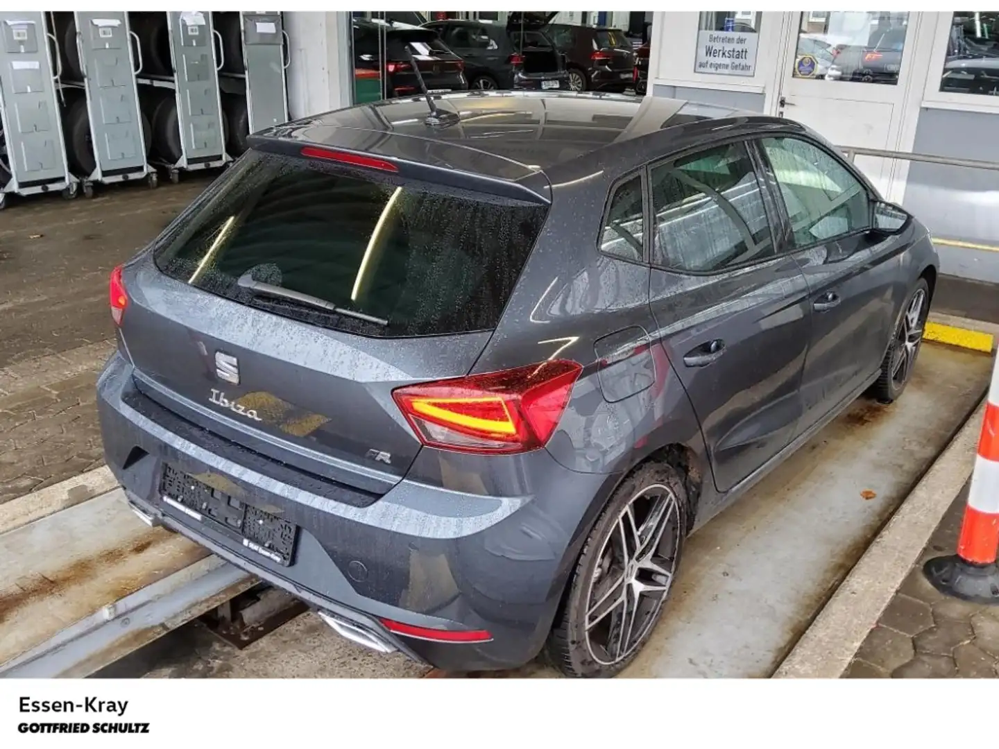 SEAT Ibiza FR 1.0 TSI DSG LED Navi Beats PDC Grau - 2