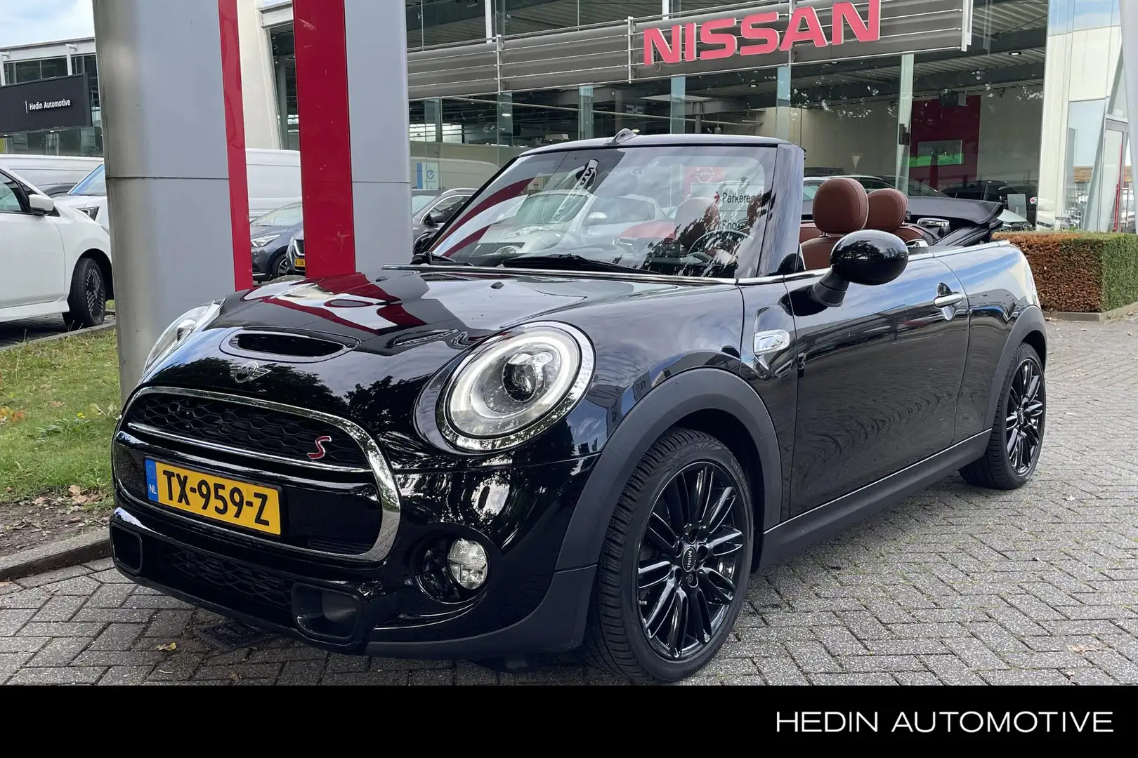 MINI Cooper S Cabrio Mini 2.0 Chili Serious Business 192PK AUTOMAAT | H Noir - 1