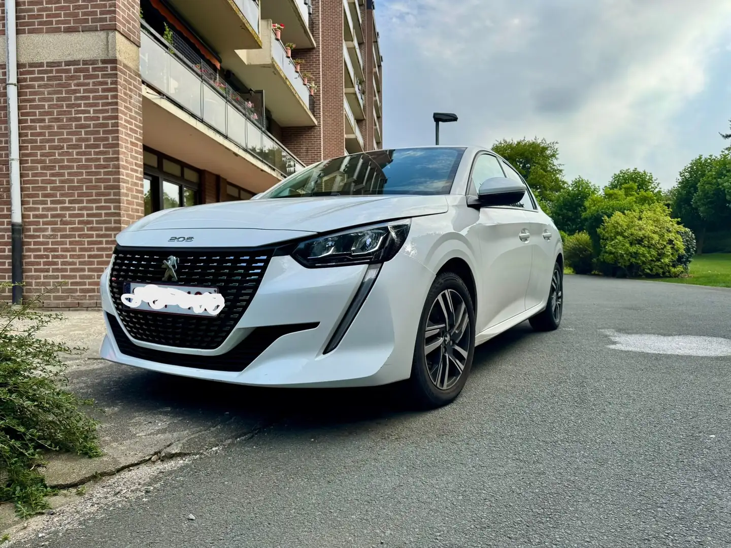 Peugeot 208 208 1.2i PureTech Allure Pack Blanc - 1