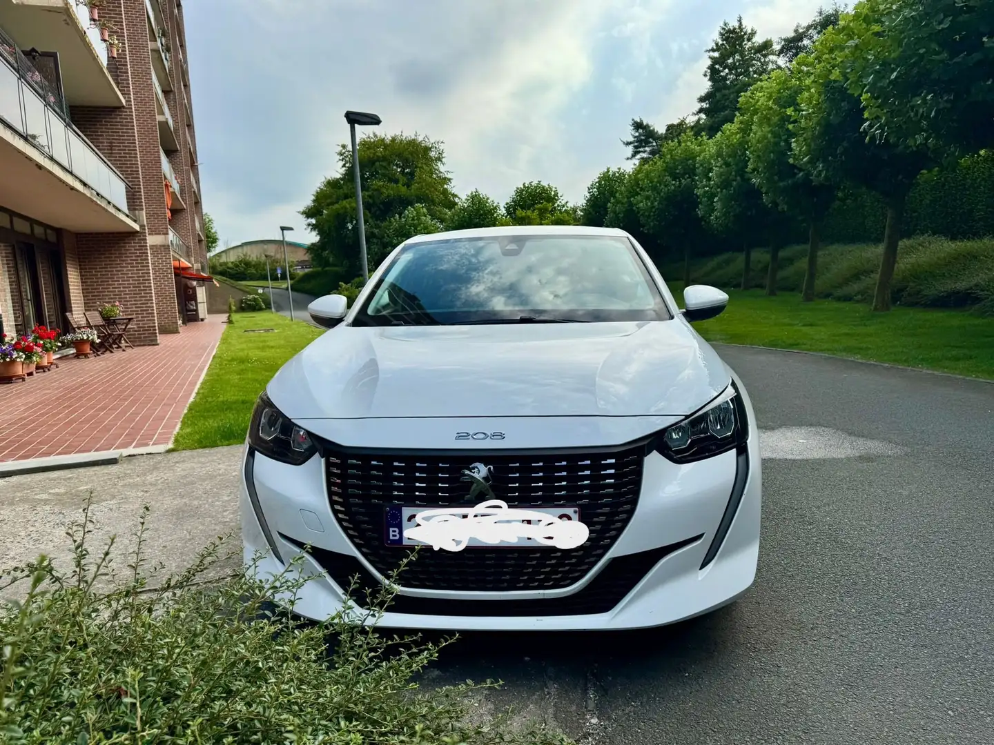 Peugeot 208 208 1.2i PureTech Allure Pack Blanc - 2