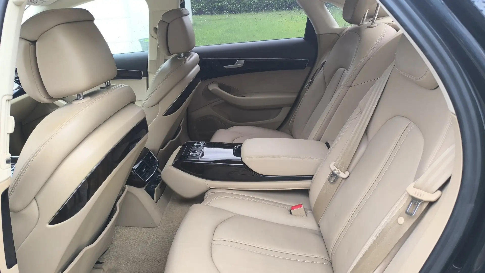 Audi A8 V6 3.0 TDI 258 DPF Clean Diesel Quattro Tiptronic - 2